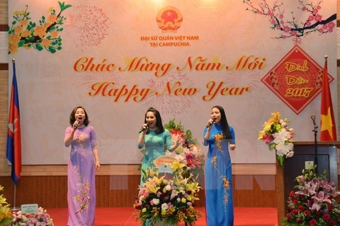 Festejan vietnamitas en Camboya el Año Nuevo Lunar