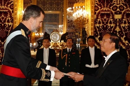 Rey Felipe VI: España prioriza relación con Vietnam