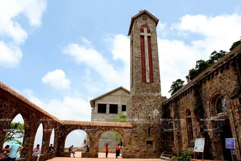 La iglesia de piedra de Tam Dao 