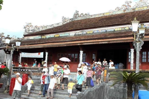 Antigua capital imperial de Vietnam recibe 100 mil turistas durante el Tet