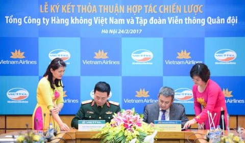 Viettel y Vietnam Airlines firman acuerdo de cooperación estratégica