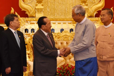 Myanmar y Camboya intensifican cooperación en educación y turismo