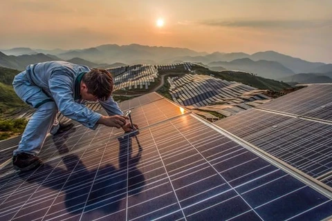 Da Nang lanza proyecto de energía solar
