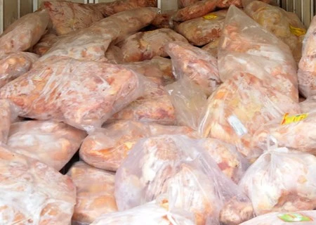 Vietnam suspende importación de aves de EE.UU para contener gripe aviar