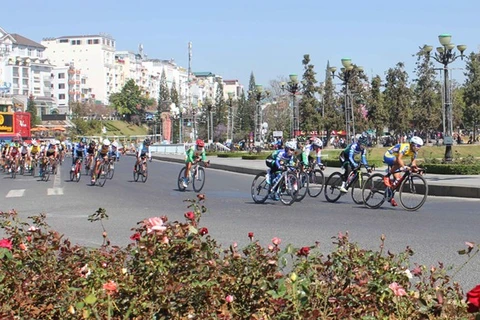 Equipo vietnamita gana primer lugar en torneo internacional de ciclismo femenino