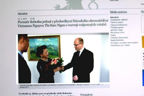 Prensa checa acapara visita de presidenta parlamentaria de Vietnam 