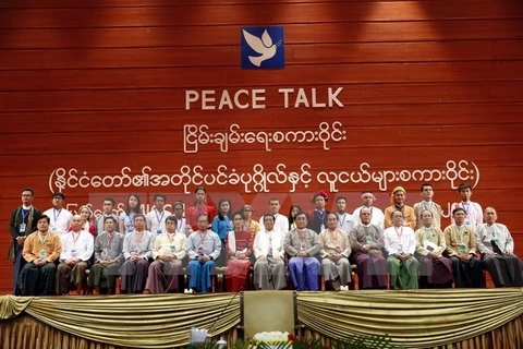 Efectúan diálogo político en Myanmar