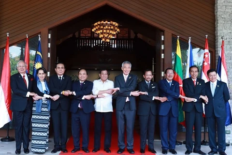 Vietnam exhorta a aumentar cooperación comercial en ASEAN
