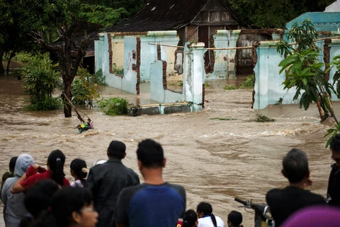 Inundaciones provocan 10 muertos en Oeste de Indonesia 