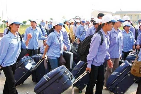 Más de 100 mil pobres vietnamitas ayudados para trabajar en extranjero 