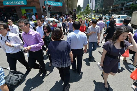 Singapur aumenta el seguro de accidentes personales de trabajadores extranjeros