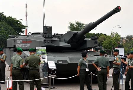 Vietnam asiste a Feria internacional de Defensa Marítima en Singapur 