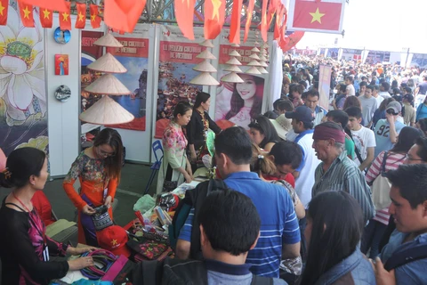 Vietnam participa en la Feria de Culturas Amigas en México