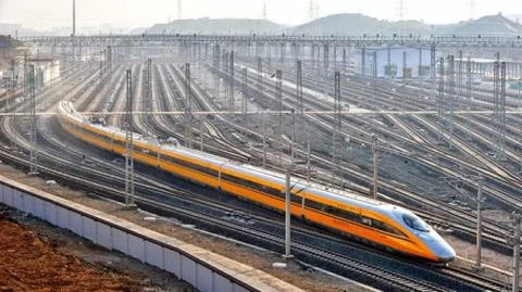 Vía ferroviaria Laos-China entrará en servicio en diciembre de 2021 