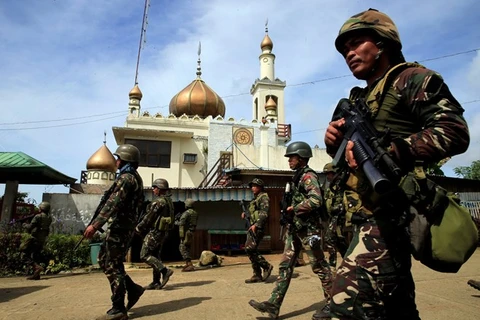  Presidente de Filipinas reafirma negativa a negociar con grupos armados en Marawi
