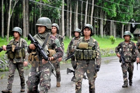 Presidente filipino llama a insurgentes a integrarse en la lucha contra el EI