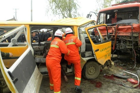 Dos vietnamitas murieron en accidente de tránsito en Tailandia