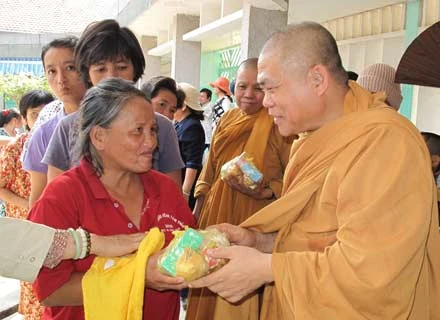 Intensifican papel del budismo en actividades sociales y caritativas en Vietnam