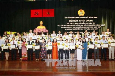 Honran a personas destacadas en campaña de seguir el ejemplo de Ho Chi Minh