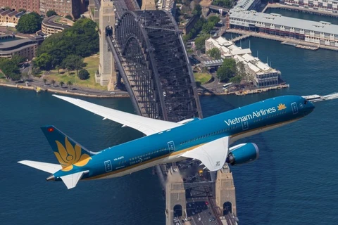  Vietnam Airlines recibe premios regionales por alta calidad de servicios aeroportuarios 