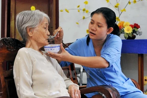 Realizan en Vietnam chequeo médico gratuito en ocasión del Día de Inválidos de Guerra 