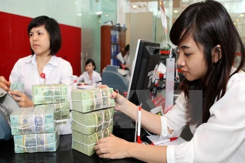 Bancos extranjeros y nacionales en Vietnam interesados en sector minorista