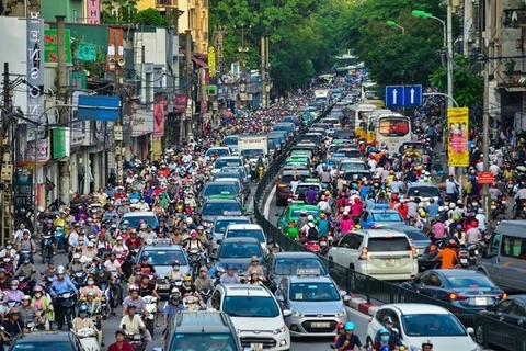 Ha Noi aprueba plan para aliviar congestión del tránsito urbano 