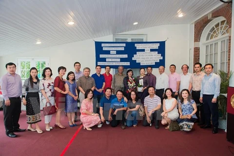 Embajadas de Vietnam y Laos en EE.UU. celebran encuentro amistoso