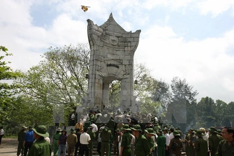 Vietnam celebra diversas actividades en homenaje a héroes y mártires 