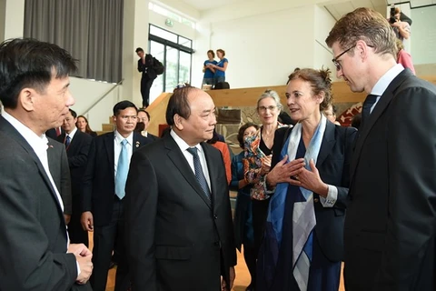 Premier vietnamita visita Universidad de Wageningen en Países Bajos