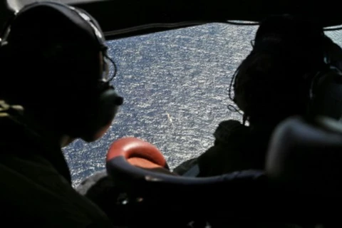 Exploran fondo oceánico en proceso de búsqueda del avión desaparecido MH370