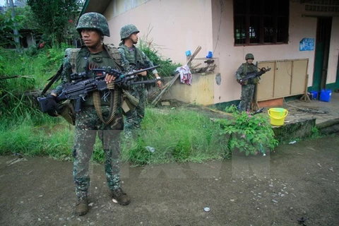 Filipinas prorroga ley marcial para proseguir lucha contra terrorismo