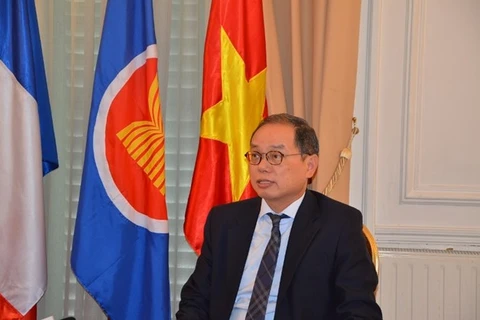 Vietnam cumple su mandato de presidente del Comité de ASEAN en París