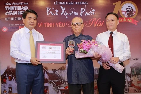 Culturalista Huu Ngoc honrado con el premio Bui Xuan Phai de la VNA