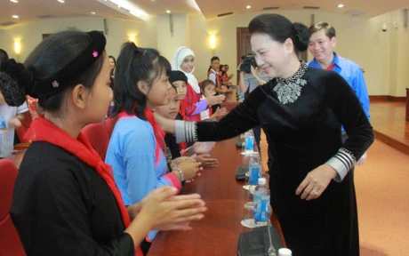 Presidenta del Parlamento vietnamita ratifica el interés del Estado en la atención a los niños 