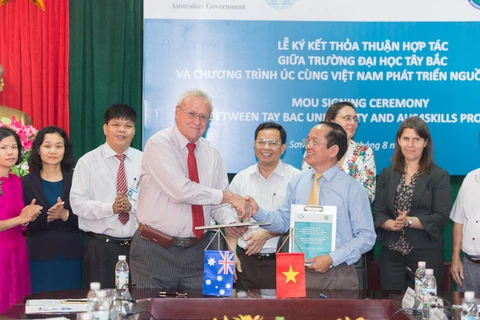 Australia ayuda a universidades de región montañosa norteña de Vietnam 