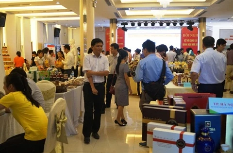 Inauguran Feria de Industria y Comercio de localidades litorales centrales de Vietnam