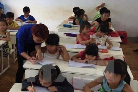 Vietnam introduce contenidos sobre derechos humanos en programa nacional de enseñanza 