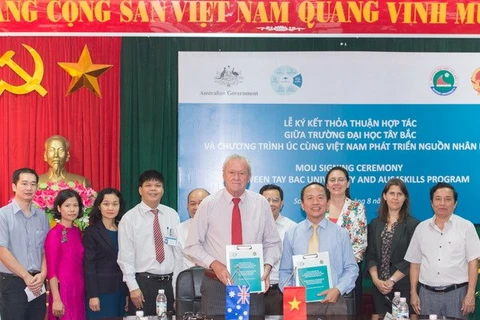 Australia ayuda a Vietnam en capacitación de recursos humanos calificados