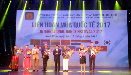 Clausuran en provincia vietnamita festival internacional de danza 2017