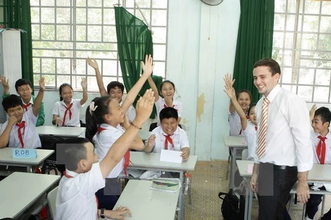 Vietnam busca mejorar calidad de educación primaria y secundaria