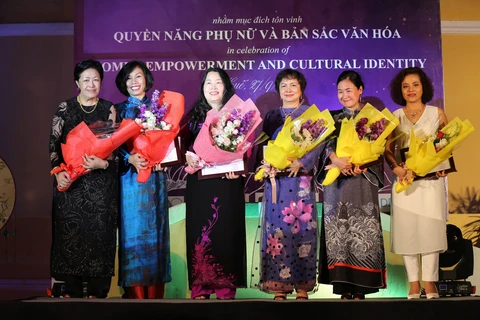 Celebran en Vietnam velada cultural del Foro sobre Mujer y Economía del APEC