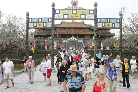 Thua Thien-Hue recibe 1,07 millones de turistas extranjeros