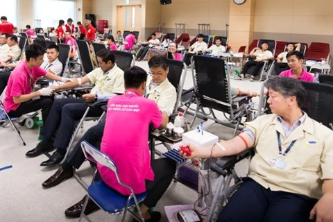 Siete mil jóvenes vietnamitas se unen a campaña de donación de sangre