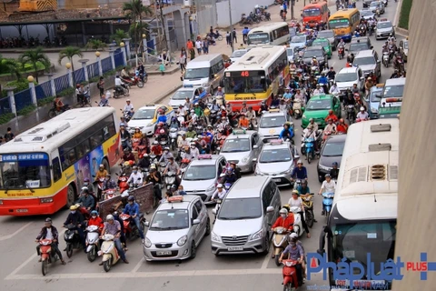 Belarús aspira a invertir en transporte público y salud en Hanoi