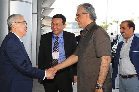Presidente de Confederación Asiática de Fútbol visita Vietnam 