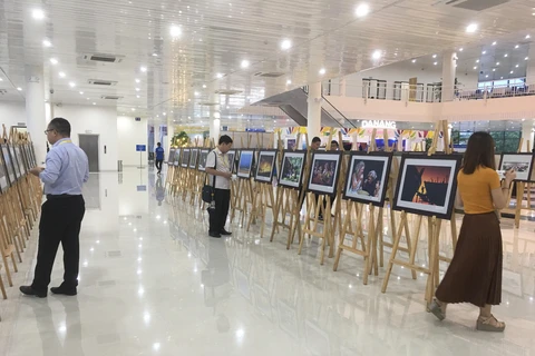 APEC 2017: Exposición fotográfica divulga imagen de Vietnam 