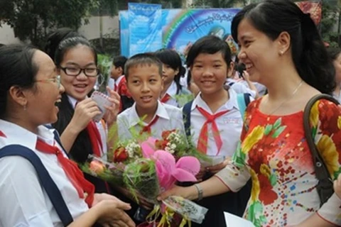 Celebran en Vietnam Día Nacional del Maestro