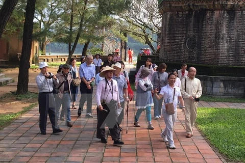 Vietnam recibe a 11 millones 600 mil turistas extranjeros en 11 meses 