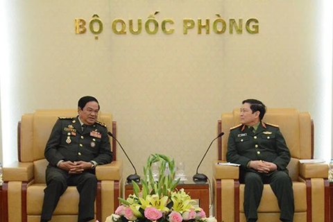 Ministro de Defensa de Vietnam recibe a veteranos de guerra de Laos y Camboya